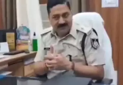 पनागर: चांदमारी में घर के सामने अवैध शराब बेच रही महिला गिरफ्तार, 6 लीटर शराब जब्त