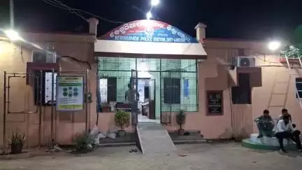 କବିସୂର୍ଯ୍ୟନଗର: ସିଦ୍ଧପଲ୍ଲୀ ନିକଟରୁ ଚୋରା ମଦ ଜବତ ସହ ଜଣଙ୍କୁ ଗିରଫ କଲା ବେଗୁନିଆପଡା ପୋଲିସ