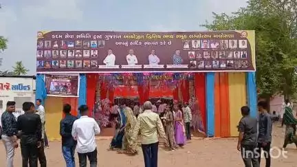 વડગામ: માલોસણા ગામે કદમ સેવા સમિતિ ટ્રસ્ટ દ્વારા  સમુહ લગ્ન યોજાયા જેમાં વિધાનસભાના અધ્યક્ષ શંકરભાઈ ચૌધરી હાજર રહ્યા