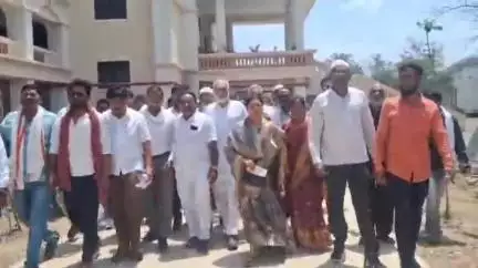 पातुर: वंचित बहुजन आघाडीकडून जिल्हाधिकारी कार्यालयासमोर विविध मागण्याचं केल आंदोलन #jansamasya