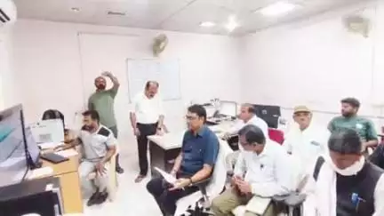 डूंगरपुर: पंचायतीराज उपचुनाव की तैयारियों के लिए ईवीएम मशीनों का प्रथम एवं द्वितीय रेंडेमाईजेशन एनआईसी केंद्र में सम्पन्न