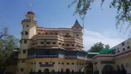 सिरोही: निर्वाचन क्षेत्र में सभी सरकारी और अर्द्ध सरकारी कार्यालयों में 8 जून (रविवार) को मतदान दिवस पर सार्वजनिक अवकाश घोषित