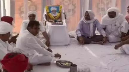 बायतु: पूर्व राज्यमंत्री गफूर अहमद ने पोकरासर का किया दौरा, आमजन से हुए रूबरू
