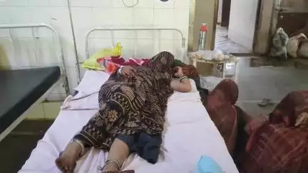 अकलेरा: अरनिया मार्ग पर बाइक के सामने अचानक गोयरा आ जाने से पीछे बैठी महिला गिरी, घायल का जिला अस्पताल में किया गया उपचार