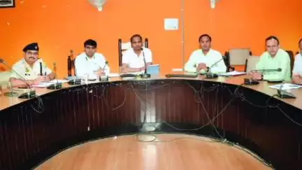 बिलासपुर सदर: जिला कार्यालय स्थित बचत भवन में राज्यस्तरीय मेगा मॉक ड्रिल पर रिव्यू बैठक का आयोजन हुआ
