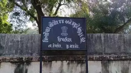 ઉપલેટા: એક રીટનના બે અલગ અલગ કેસમાં ઉપલેટા કોટે સજા, દંડ અને ચેકની રકમ ચૂકવવાના હુકમ ફરમાવ્યો