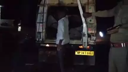 करनैलगंज: भभुआ में अहरौरा मोड़ पर अज्ञात वाहन की टक्कर से बाइक सवार दो युवकों की मौके पर मौत