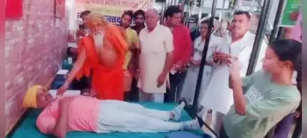 चरखी दादरी रक्तदान शिविर युवाओं ने 
किया रक्तदान दादागुरु कृष्ण फौगाट ने 
विशिष्ट अतिथि शिरकत की ओर रक्तदान किया, बाबा भल्लेगिरी महाराज भी हरिद्वार से शिविर में पहुचे ओर सभी को आशीर्वाद दिया।