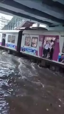 अमेरिका अपने आपको पता नहीं क्यों विश्व की महाशक्ति समझता है, विकास तो हमने किया है