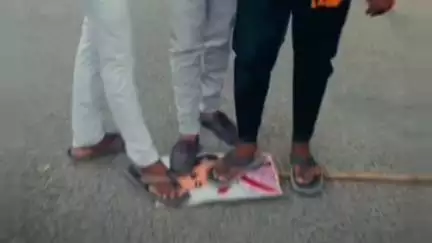 বারাবনী: মুখ্যমন্ত্রীর ছবি পায়ের নিচে এরপর পোস্ট সমাজ মাধ্যমে, কুলটি থানাতে লিখিত অভিযোগ তৃণমূলের