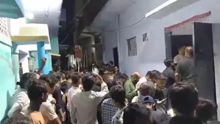उन्नाव: तालिब सराय में मोहर्रम की तीसरी रात हजरत कासिम की मेंहदी का जुलूस निकाला गया, पुलिस प्रशासन रहा मुस्तैद