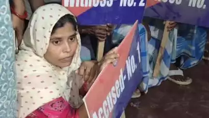 মৰিগাঁও: লাহৰীঘাটৰ মৌমাৰি পথাৰ গাঁৱৰ পৰা আৰক্ষীয়ে ড্ৰাগছ সহ কৰায়ত্ত কৰিছে এগৰাকী সৰ্বৰাহকাৰী মহিলা