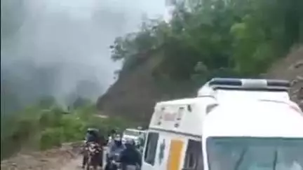 चम्पावत: चंपावत जिले में एक एसएच सहित 7 ग्रामीण मोटर मार्ग भारी बारिश के कारण यातायात के लिए बंद