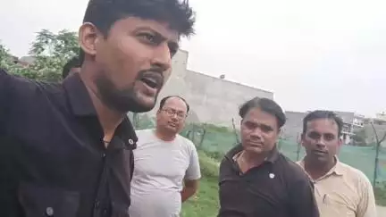बहराइच के ढपालीपुरवा सरयू नगर में 24 घंटे नहीं रहती है लाइट लोग परेशान