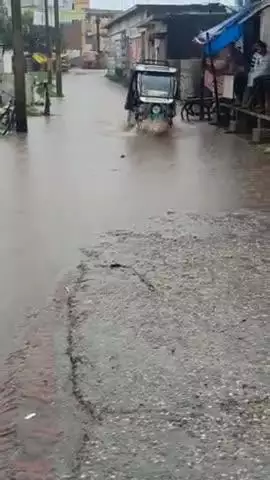 ये है पूरनपुर देहात जो कभी जलभराव से मुक्त ही नहीं हो रहा