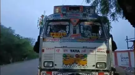 शिवपुरी नगर: धौलपुर से शिवपुरी आए ड्राइवर के ट्रक से अज्ञात चोर ने चुराए हजारों रुपए, थाने में शिकायत दर्ज