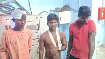 तरारी: करथ मोड के समीप अज्ञात वाहन ने तीन मोटरसाइकिल सवार युवकों को कुचला, तीनों गंभीर रूप से घायल हुए