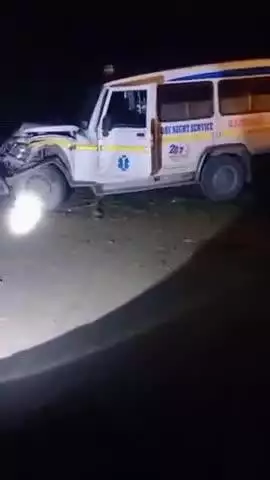 কালিয়াচক ৩: দরিয়াপুরে দুর্ঘটনার কবলে অ্যাম্বুলেন্স, আহতের খবর নেই