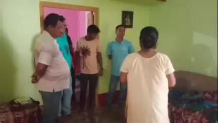 মেখলিগঞ্জ: জম্মু-কাশ্মীর সীমান্তে ডিউটিতে সেনা জওয়ান, তারই বাড়িতে ঘুমের ঔষধ স্প্রে করে কয়েক লক্ষ টাকার চুরি, চাঞ্চল্য মেখলিগঞ্জে