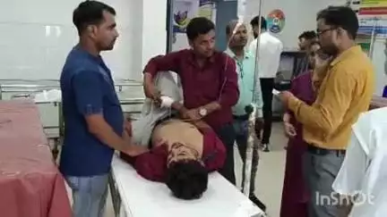 अधौरा: हनुमान घाटी मोड़ के पास बस की छतरी पर बैठा युवक नीचे गिरकर घायल, इलाज के बाद हायर सेंटर रेफर