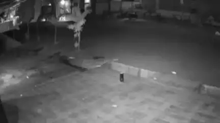 डीपी रोडवर स्कॉर्पिओच्या धडकेत स्कुटी वरील दोघांना जीवे मारण्याचा प्रयत्न,06 जणांच्या विरोधात गुन्हा दाखल