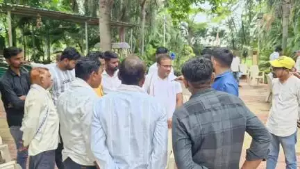बड़वाह: डूडगांव में विधायक बिरला ने ग्रामीणों की सुनी समस्याएं