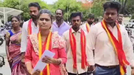 திருப்பத்தூர்: பாச்சல் ஊராட்சியில் பஞ்சாயத்து நிர்வாகமே குப்பைகளை கொட்டி அசுத்தம் ஏற்படுத்துவதாக கலெக்டர் அலுவலகத்தில் தவெகவினர் மனு #localissue