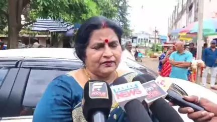 ଛତ୍ରପୁର: ବ୍ରହ୍ମପୁର ମେଡିକାଲ ପରିସରରେ ଡ୍ରେନେଜ୍ ବ୍ଯବସ୍ଥାର ସମୀକ୍ଷା କଲେ ମେୟର, ପ୍ରତିକ୍ରିୟା ରଖିଲେ ମେଡିକାଲ ଡିନ୍