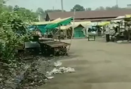 डिंडौरी: वार्डों में प्रतिदिन सफाई नहीं होने से फैल रही बदबू, बीमारियों का खतरा बढ़ा