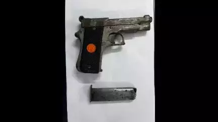 বসিরহাট ১: বসিরহাটের ভ্যাবলা আমবাগান এলাকা থেকে 7mm পিস্তলসহ গ্রেপ্তার দুই কুখ্যাত দুষ্কৃতি