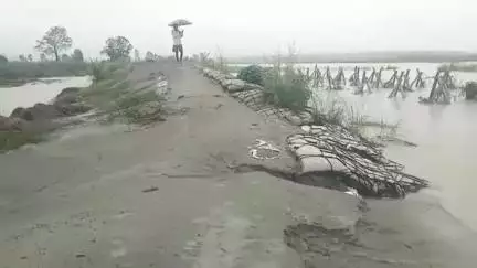पूरनपुर: राहुल नगर मजदूर बस्ती के पास शारदा का जलस्तर बढ़ने से ग्रामीण परेशान, नदी कटान की चिंता सताने लगी