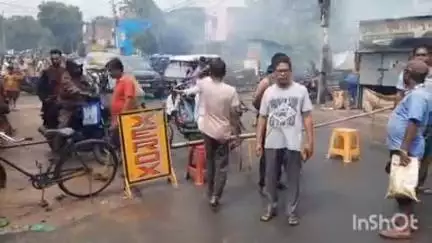 পুরুলিয়া ২: বেহাল নিকাশি ব্যবস্থা  প্রতিবাদে পুরুলিয়া শহরে জাতীয় সড়ক অবরোধ পুরুলিয়া পৌরসভার ৭ নম্বর ওয়ার্ডে #jansamsya