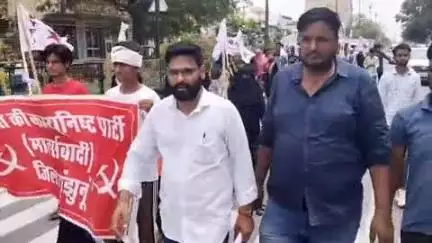 झुंझुनू: भारत की कम्युनिस्ट पार्टी मार्क्सवादी ने नगर परिषद का किया घेराव, वार्ड-57, 58, 59, 60 के लिए दिया ज्ञापन व चेतावनी