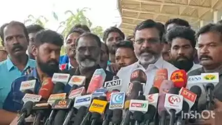 திருப்பரங்குன்றம்: "இளைஞர் மரணத்தில் சம்பந்தப்பட்ட காவலர்கள் மீது உரிய நடவடிக்கை எடுக்க வேண்டும்"-விமான நிலையத்தில் திருமாவளவன் பேட்டி