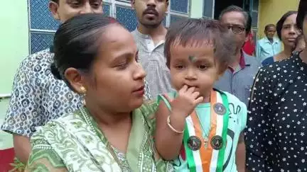 ভাতার: ভাতারের বলগোনা, গার্লস হাই স্কুলের এক শিক্ষিকার ছোট্ট মেয়ে ইন্ডিয়া বুক অফ রেকর্ডসে নাম তুলে নজির গড়লো
