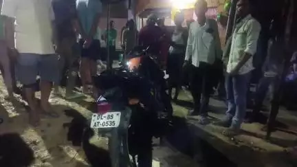 भरथना: लखना मानसी गेस्टहाउस के पास दो बाइकों की भिड़ंत, बाइक चालक मामूली घायल, पीछे बैठा युवक का पैर टूटा, दूसरी बाइक छोड़ फरार