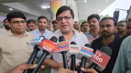 हरदोई: रोडवेज डिपो पर पत्रकारों से मंत्री नितिन अग्रवाल ने कहा- सोशल सिक्योरिटी के मामले में भारत जल्द 1 नंबर पर होगा