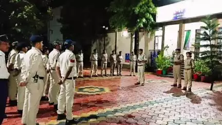 रायसेन: रायसेन पुलिस ने मध्य रात्रि में वारंटियों, आदतन अपराधियों और जिला बदर बदमाशों को किया चेक, स्थाई वारंटी गिरफ्तार