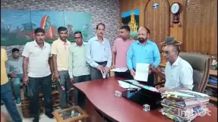 हमीरपुर: कम्युनिस्ट पार्टी ने डीसी के माध्यम से राष्ट्रपति को भेजा ज्ञापन, इजराइल पर फिलिस्तीन में अघोषित युद्ध रोकने की मांग