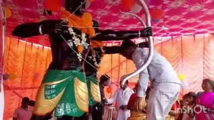 नाला: सोमवार को महेशमुंडा सहित कई जगहों पर पारंपरिक रूप से हूल दिवस मनाया गया, सांस्कृतिक कार्यक्रम भी हुए