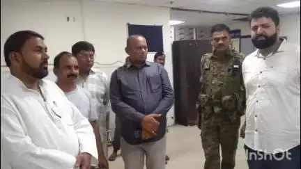 मेदिनीनगर (डालटनगंज): विधायक संजय सिंह यादव ने मेदिनीराय अस्पताल पहुंचकर घायल महिला होमगार्ड से मुलाकात की