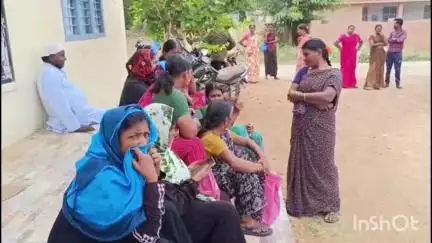 ఉదయగిరి: పులాయపల్లిలో ఉపాధి హామీ పథకానికి సంబంధించిన మస్టల్లు గల్లంతయ్యాయని ఎంపీడీవో కార్యాలయం ఎదుట ఆందోళన