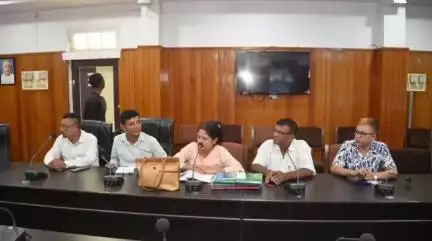 মঙলদৈ ভাগ: মঙলদৈস্থিত আয়ুক্ত কাৰ্যালয়ত শিশু শ্রমিক বন্ধ কৰাৰ লগতে বিভিন্ন বিষয়ত শিশু সুৰক্ষা সমিতিৰ সভা, উপস্থিত জিলা আয়ুক্ত
