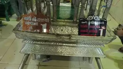 જામનગર શહેર: શહેરના રાજવી પરિવાર દ્વારા ભેટમા આપવામાં આવેલ ચાંદીનો તાજિયા આકર્ષણનું કેન્દ્ર બન્યો