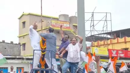 ସୋନପୁର: ଜିଲ୍ଲା କଂଗ୍ରେସ ପକ୍ଷରୁ ଆମ୍ବେଦକର ଛକରେ ଆମ୍ବେଦକରଙ୍କ ପ୍ରତିମୂର୍ତ୍ତିରେ ପୁଷ୍ପମାଲ୍ୟ ଅର୍ପଣ