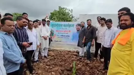 बटियागढ़: बटियागढ़ पहुंचे राज्य मंत्री लखन पटेल, पौधारोपण और बीज वितरण सहित अन्य कार्यक्रम में हुए शामिल