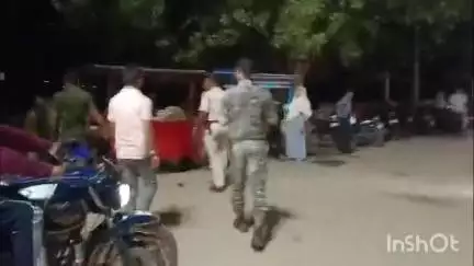 मेदिनीनगर (डालटनगंज): मरीन ड्राइव पर कोयल नदी किनारे दो गुटों में भिड़ंत, पुलिस के पहुंचने से पहले उपद्रवी हुए फरार