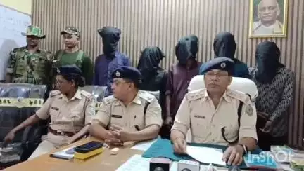 गुमला: कोटाम पनसो क्षेत्र से पुलिस ने 5 चोरों को किया गिरफ्तार, सदर थाना में एसडीपीओ ने प्रेस वार्ता कर जानकारी दी