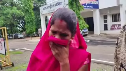 सागर नगर: रोते हुए मां ने एसपी से लगाई गुहार, कहा- मेरी बेटी को जहर देकर मारा, आरोपियों पर हो सख्त कार्यवाही