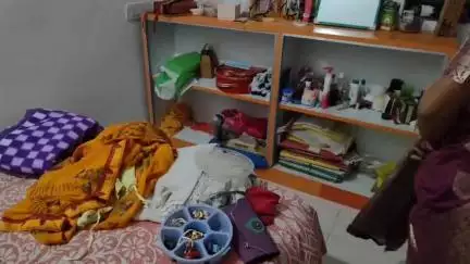 लोहरदगा: लोहरदगा राजा बांग्ला में चोरों ने तोड़ा बंद घर का ताला, डेढ़ लाख का सामान और 12 हजार नकद चुराए